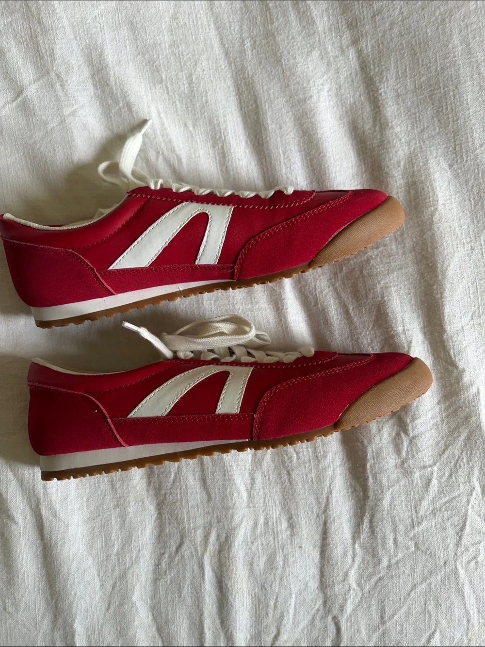 Women’s madden girl Red Lace-Up Casual Sneakers